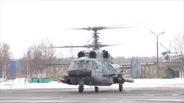 Trực thăng hải quân Ka-29 của Nga xạ kích mục tiêu gần Crimea - Ảnh 17.