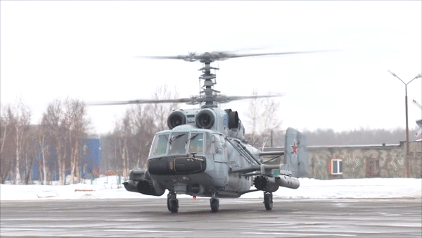 Trực thăng hải quân Ka-29 của Nga xạ kích mục tiêu gần Crimea - Ảnh 19.