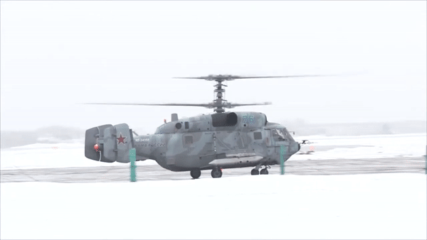 Trực thăng hải quân Ka-29 của Nga xạ kích mục tiêu gần Crimea - Ảnh 29.