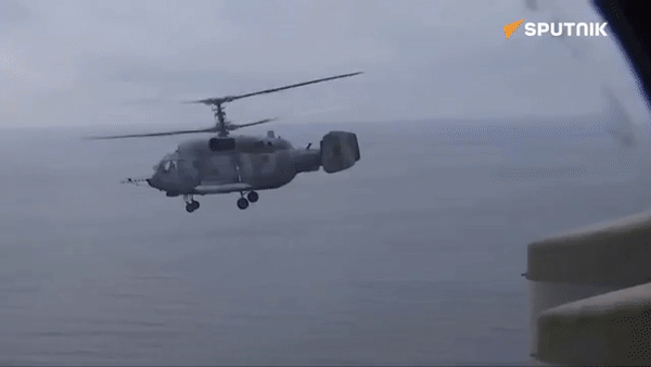 Trực thăng hải quân Ka-29 của Nga xạ kích mục tiêu gần Crimea - Ảnh 7.