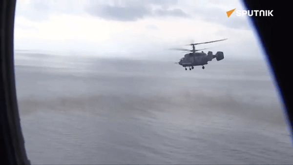 Trực thăng hải quân Ka-29 của Nga xạ kích mục tiêu gần Crimea - Ảnh 8.