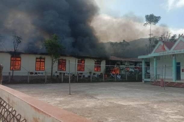 Cháy trường bán trú khiến 1 học sinh tử vong ở Sơn La: Bộ GDĐT chỉ đạo hỗ trợ gia đình học sinh - Ảnh 1.