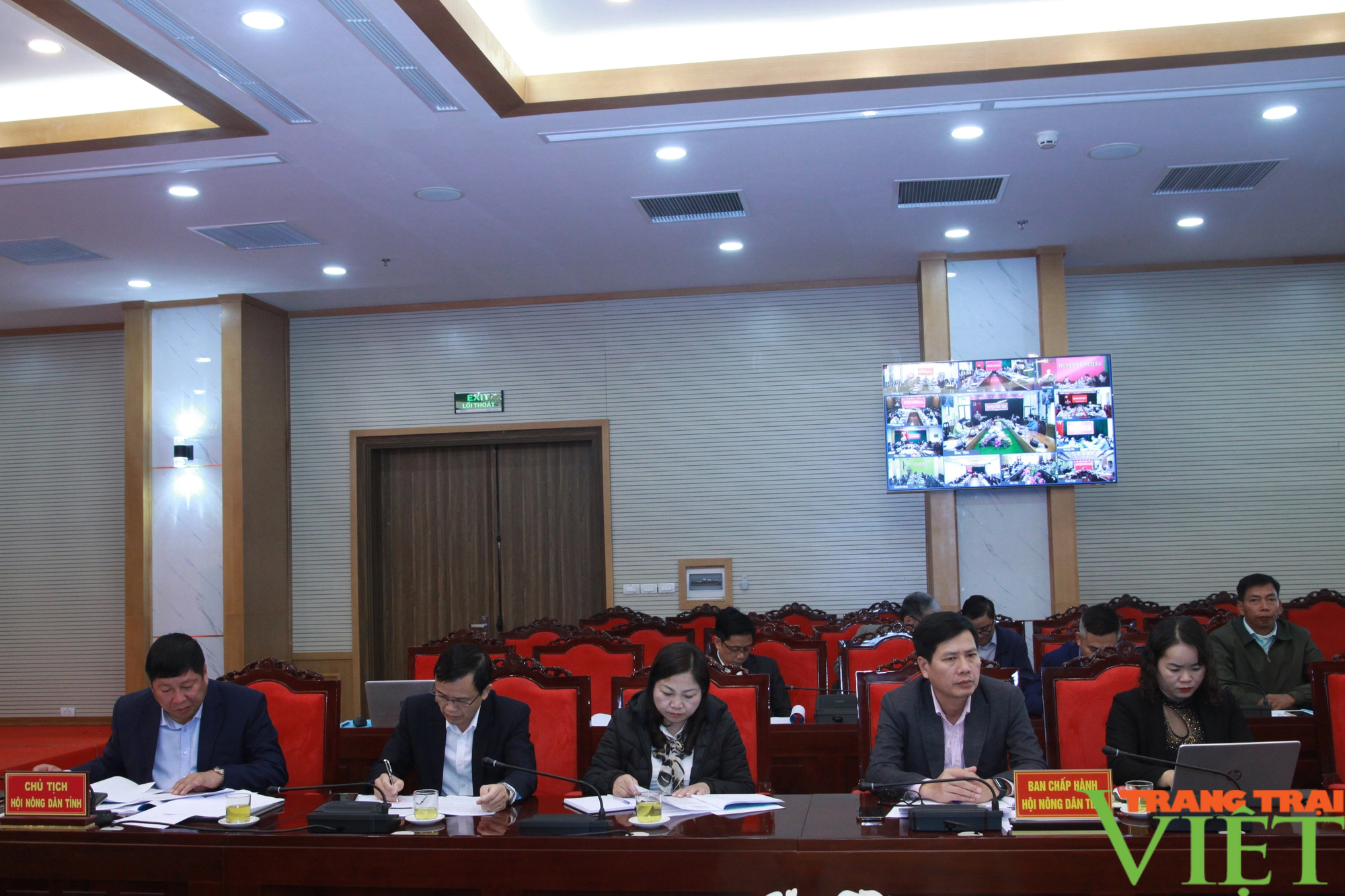 Nhiều thắc mắc được giải đáp tại Hội nghị Chủ tịch UBND tỉnh Sơn La đối thoại với nông dân - Ảnh 2.