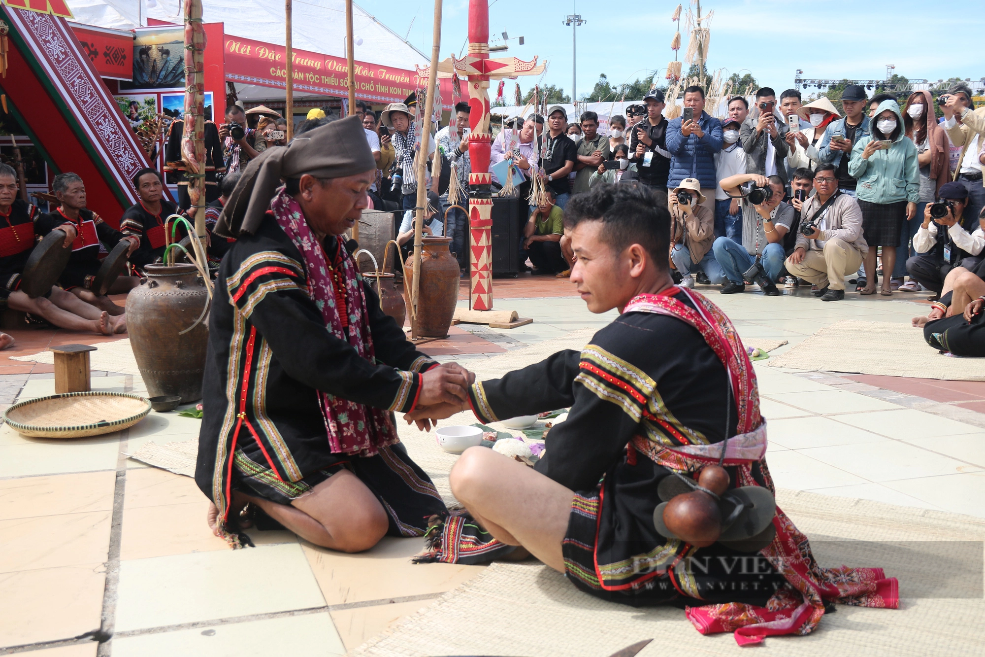 Chiêm ngưỡng các nét văn hóa đặc sắc trong lễ hội của các dân tộc Tây Nguyên - Ảnh 7.