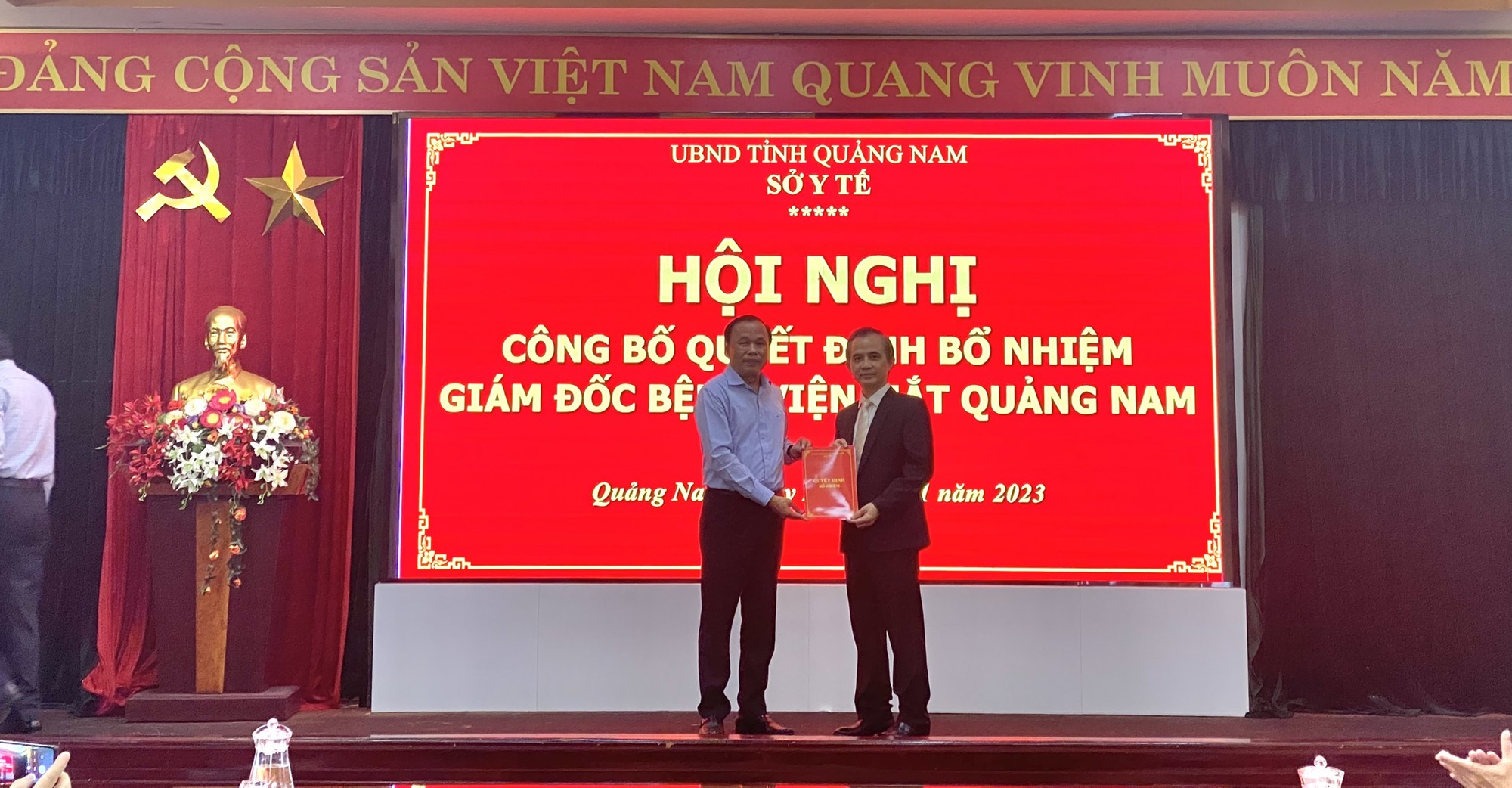 Phó Giám đốc sở ở Quảng Nam xin thôi chức được bổ nhiệm làm Giám đốc Bệnh viện Mắt - Ảnh 1.
