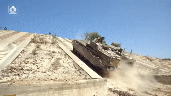 Thiết giáp tốt nhất thế giới Namer của Israel bị bắn nổ, 7 binh sĩ thiệt mạng - Ảnh 17.