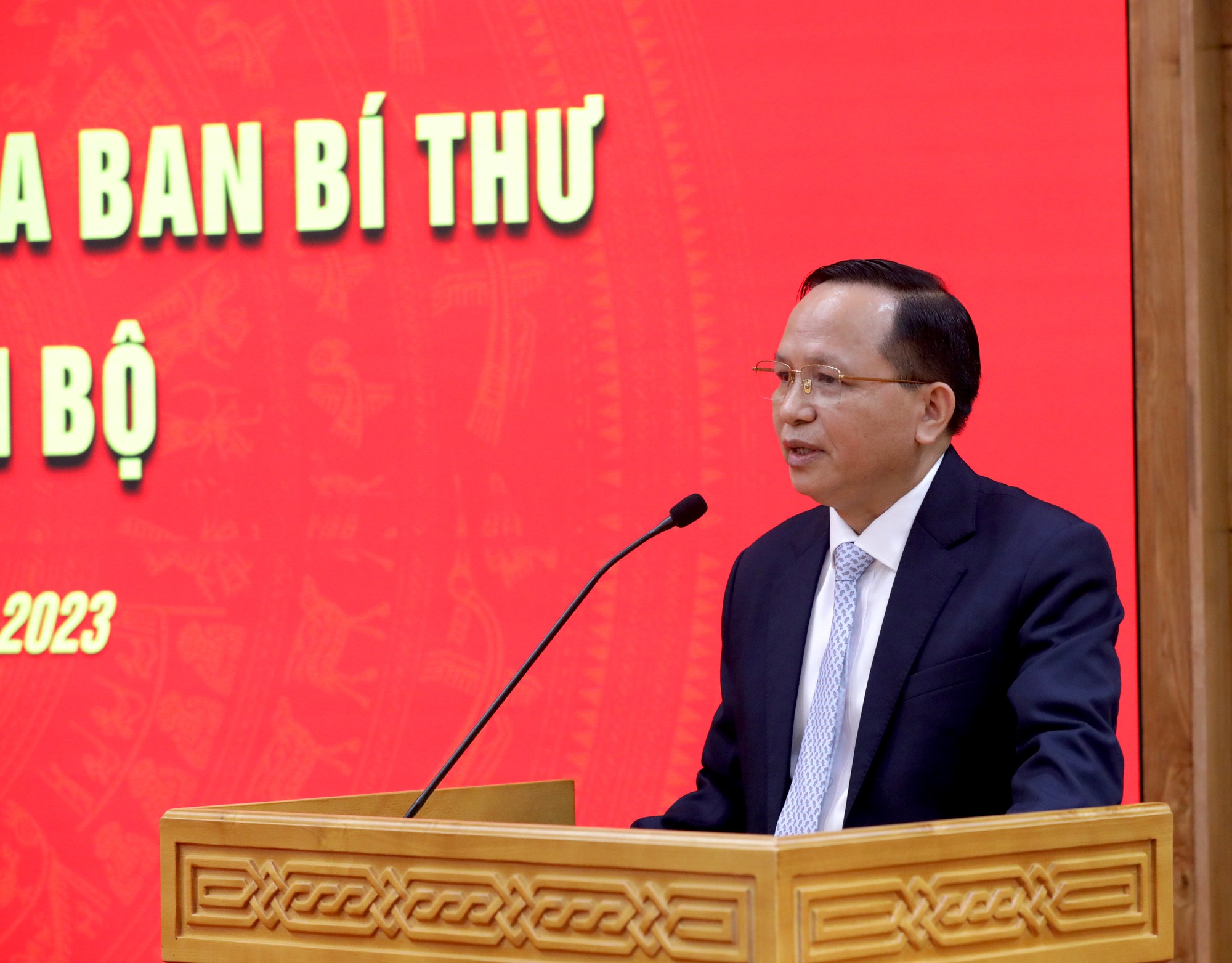 Đại tá Phạm Ngọc Phương nhận quyết định bổ nhiệm làm Trợ lý Bí thư Trung ương Đảng, Trưởng Ban Tuyên giáo Trung ương - Ảnh 1.