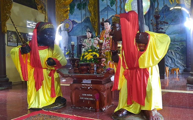 Bảo vật quốc gia tượng đá Nhạn Sơn ở Bình Định là 2 ông hộ pháp