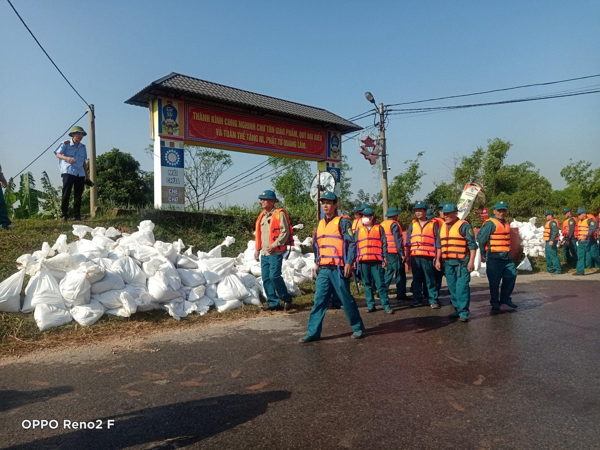 Diễn tập xử lý một số tình huống trong công tác phòng, chống thiên tai tại huyện Mê Linh (Hà Nội) - Ảnh 1.