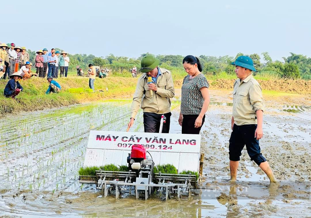Huyện Hương Sơn (Hà Tĩnh) tăng cường đẩy mạnh cơ giới hóa trong sản xuất nông nghiệp - Ảnh 3.