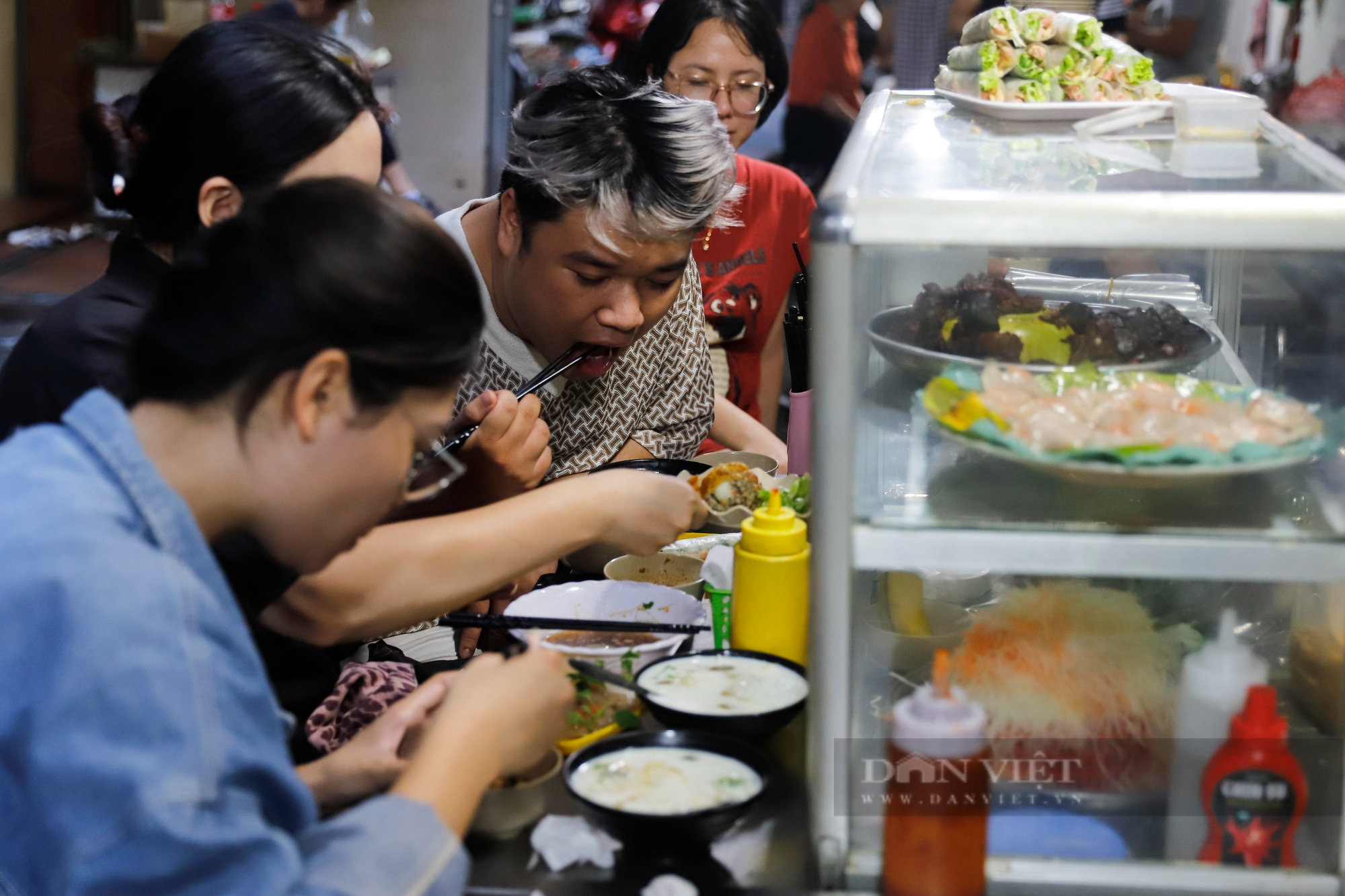 Cầm 100.000 đồng khám phá &quot;food tour&quot; tại khu chợ sầm uất nhất Hà Nội - Ảnh 5.