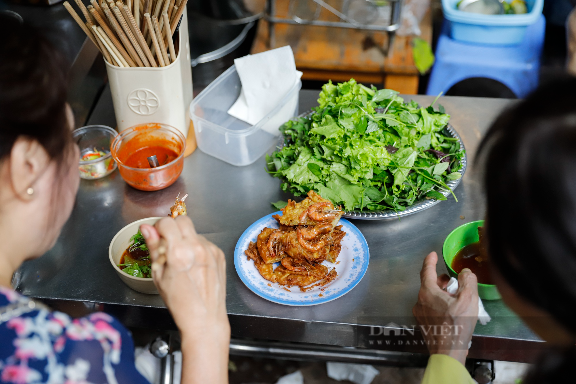 Cầm 100.000 đồng khám phá &quot;food tour&quot; tại khu chợ sầm uất nhất Hà Nội - Ảnh 6.
