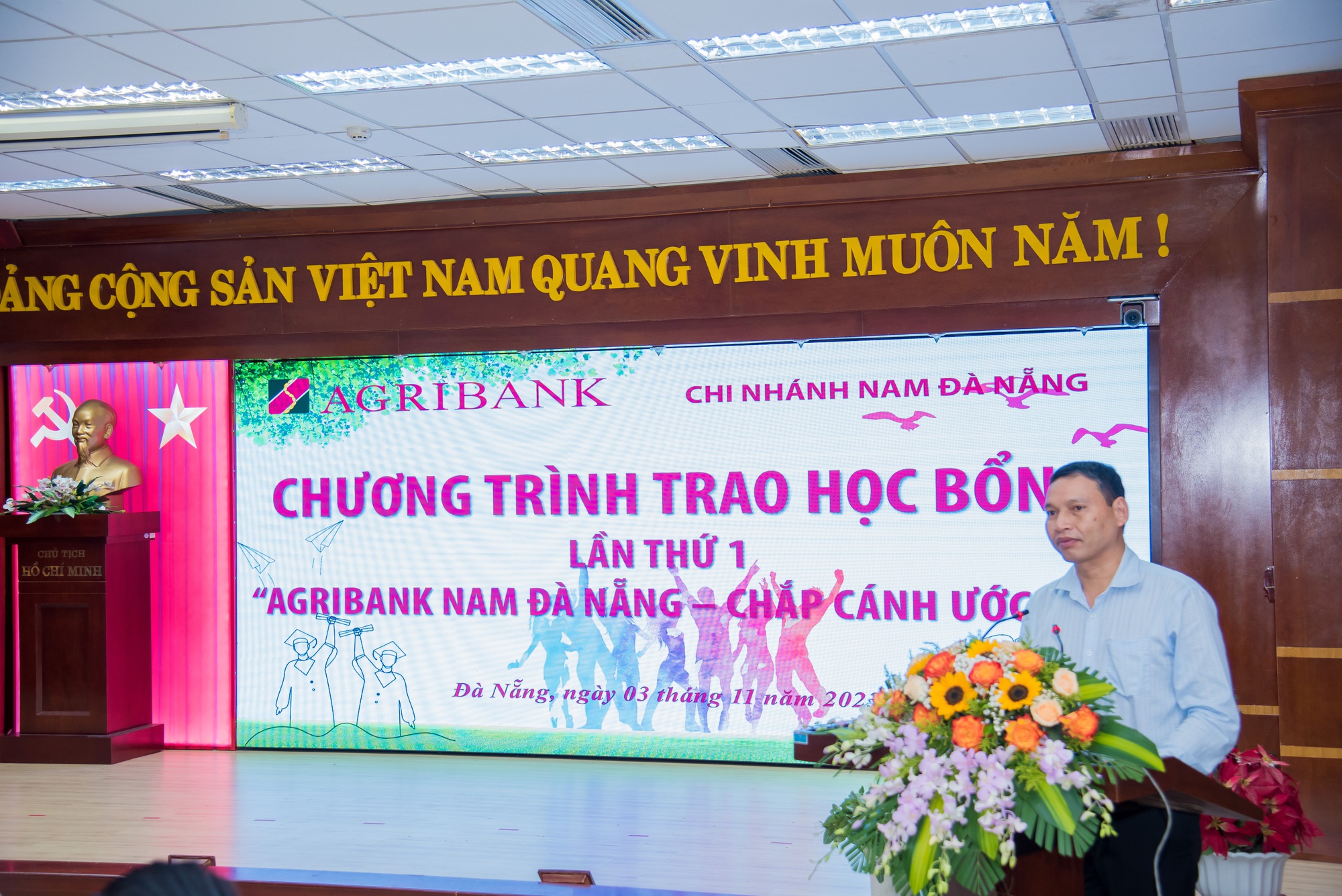 Agribank Nam Đà Nẵng: Chắp cánh ước mơ cho các sinh viên có hoàn cảnh khó khăn - Ảnh 3.
