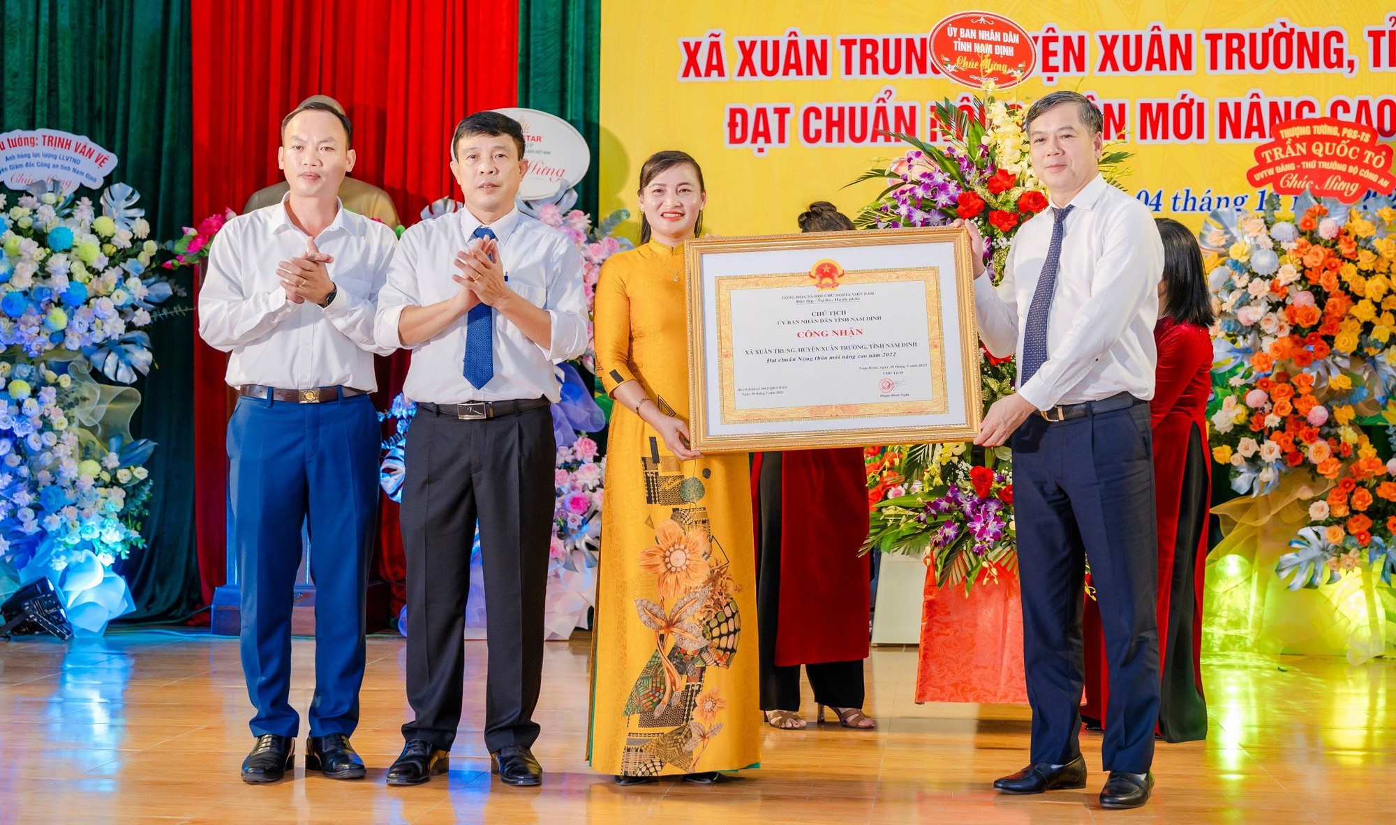 Nam Định: Xã Xuân Trung đón nhận Bằng nông thôn mới nâng cao năm 2022 - Ảnh 1.