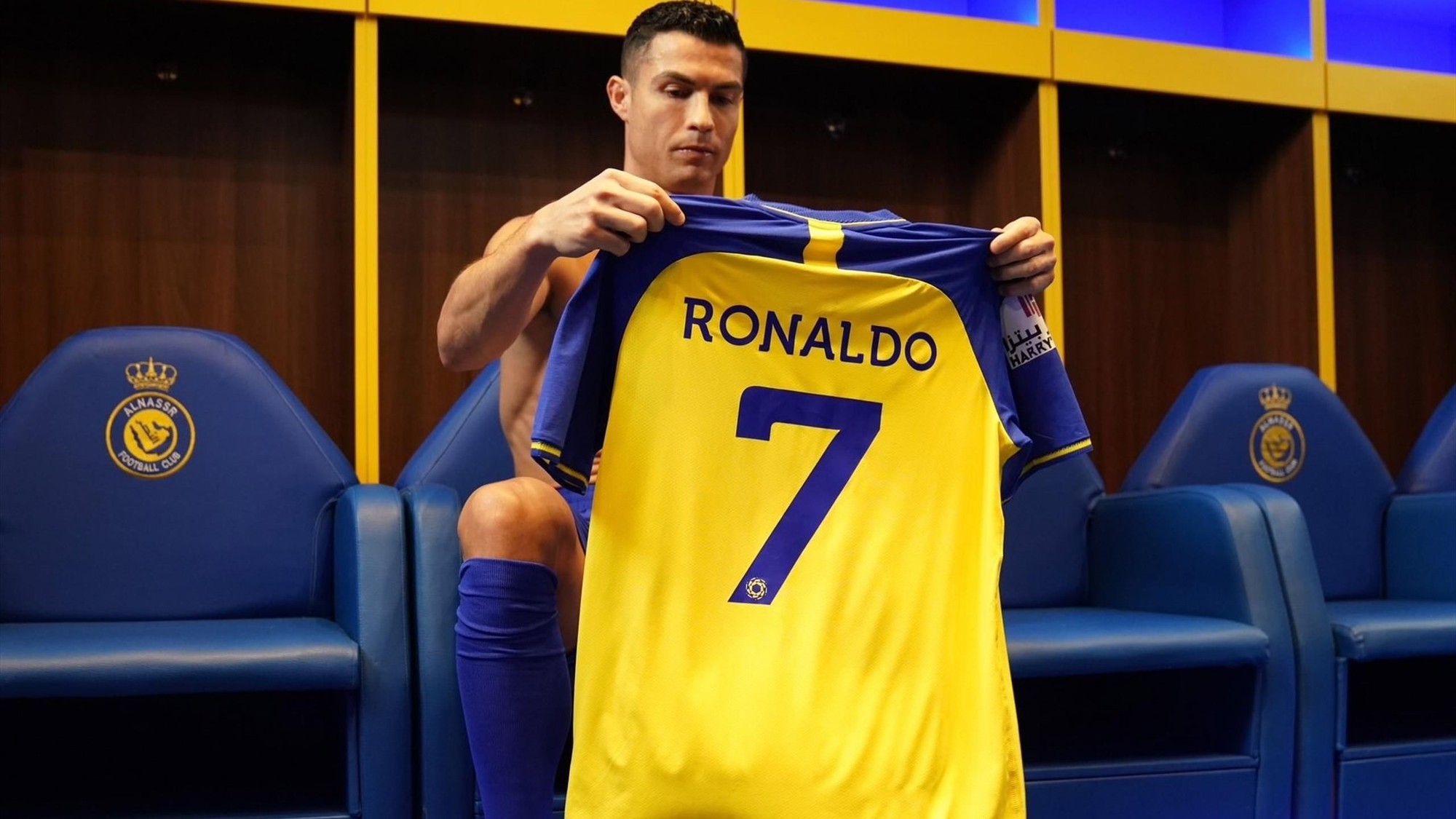 Ronaldo kiếm được bao nhiêu tiền kể từ khi đến Saudi Arabia? - Ảnh 1.