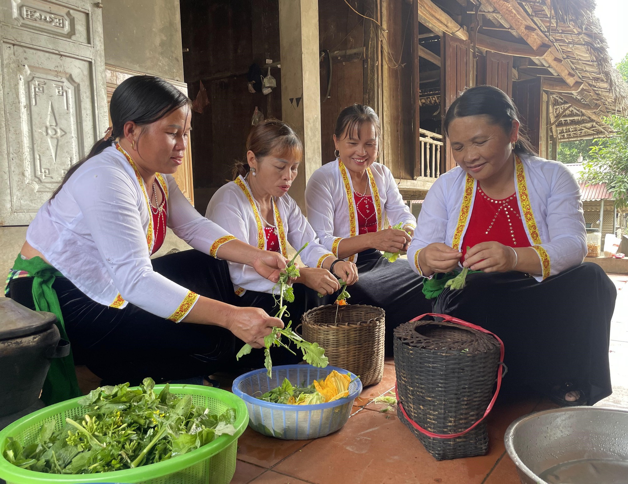 Lạ chưa, loại rau &quot;thập cẩm&quot; này, người Mường ở Phú Thọ, ai ăn cũng khỏe, lạ miệng hơn mâm cao cỗ đầy - Ảnh 1.