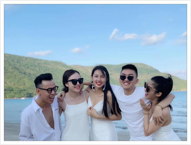 Hoa hậu Thùy Tiên được &quot;tú ông&quot; Huỳnh Thanh Thuận làm riêng một album trên Facebook cá nhân - Ảnh 3.