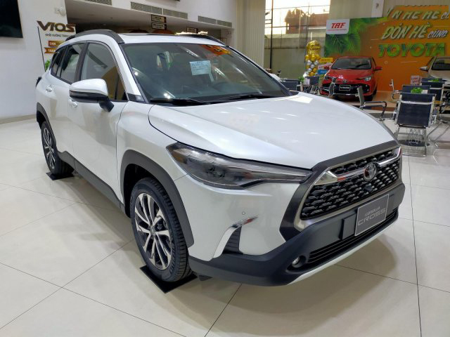 Giá xe Toyota Corolla Cross tháng 11/2023: Ưu đãi không &quot;phanh&quot; đấu Mazda CX-5, Hyundai Tucson - Ảnh 1.