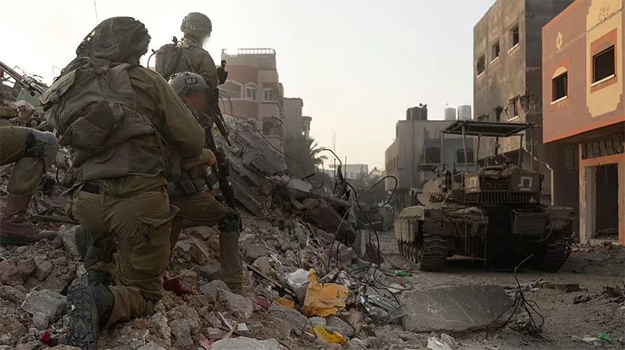 Bộ binh Israel chiếm được thành trì quan trọng của Hamas, tấn công 450 mục tiêu chiến lược ở Gaza - Ảnh 1.