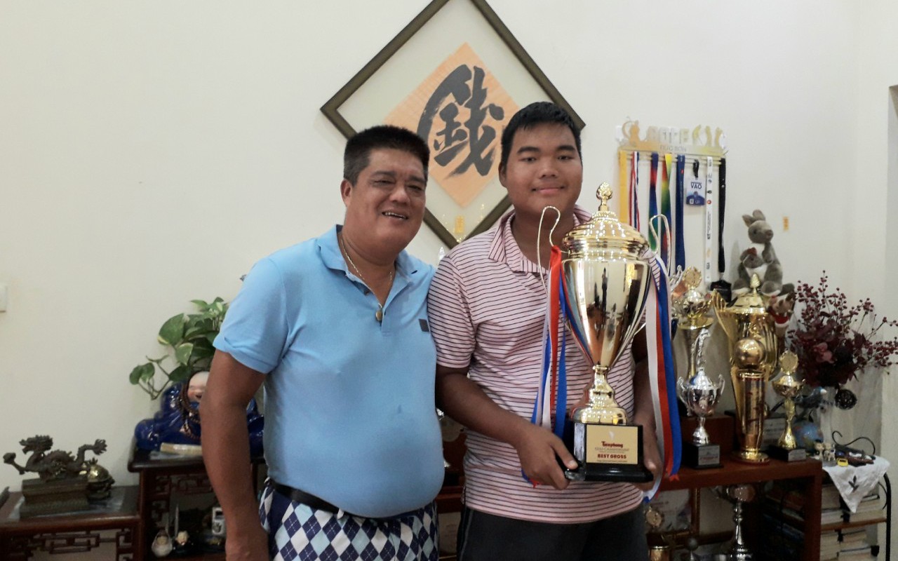 Góc khuất làng golf Việt Nam (Kỳ 1): Người cha bán nhà cho con theo đuổi đam mê golf