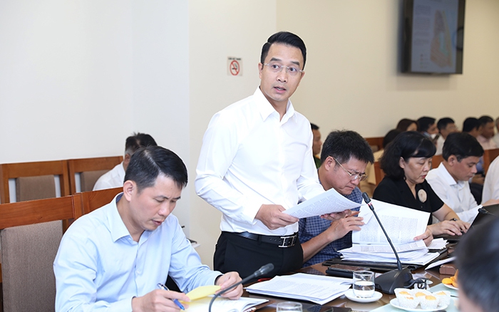 Phó Chủ tịch quận Hoàn Kiếm nói về tình trạng xe án ngữ vỉa hè, chiếm lối đi của người dân