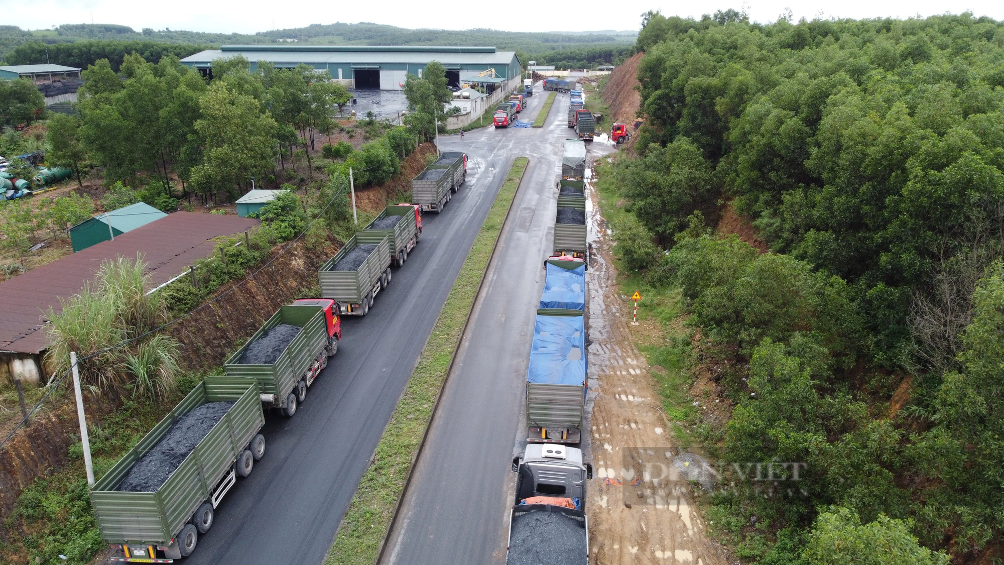Mục sở thị “Thác nước đen” xả thải ra môi trường ở Quảng Trị - Ảnh 2.