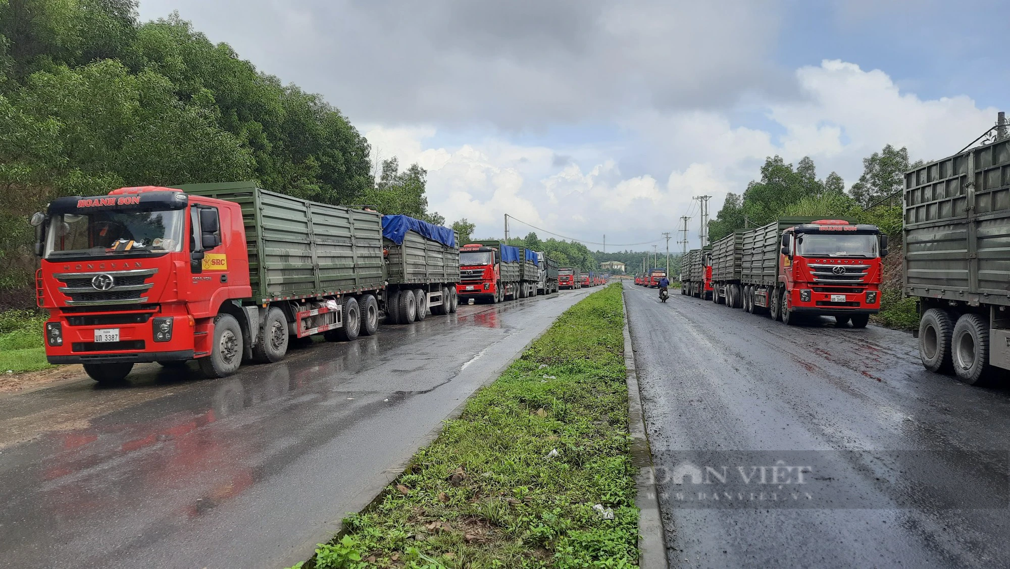 Mục sở thị “Thác nước đen” xả thải ra môi trường ở Quảng Trị - Ảnh 8.