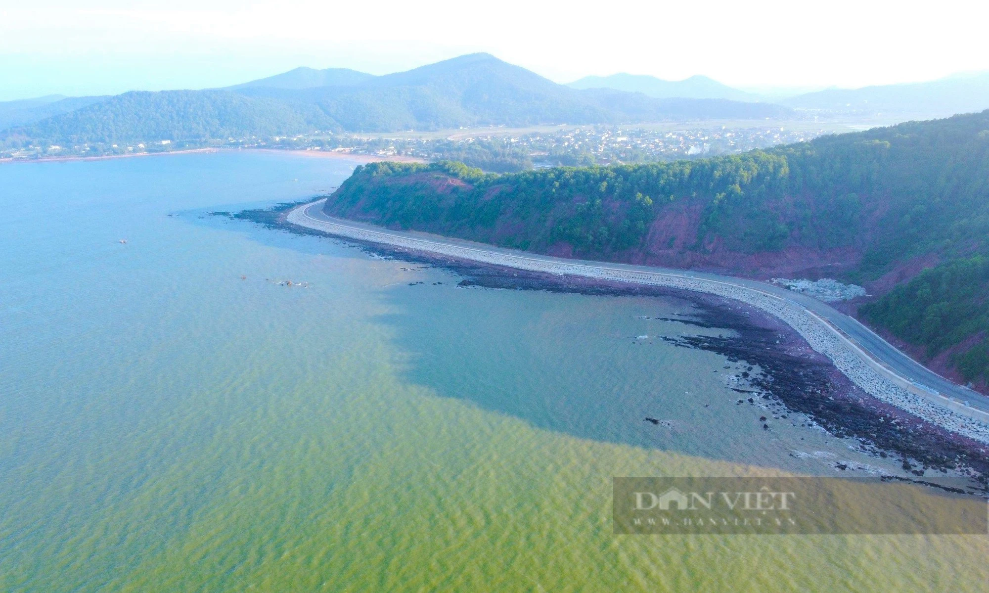 Ngắm tuyến đường nghìn tỷ đẹp như phim chạy dọc ven biển ở tỉnh Nghệ An - Ảnh 2.