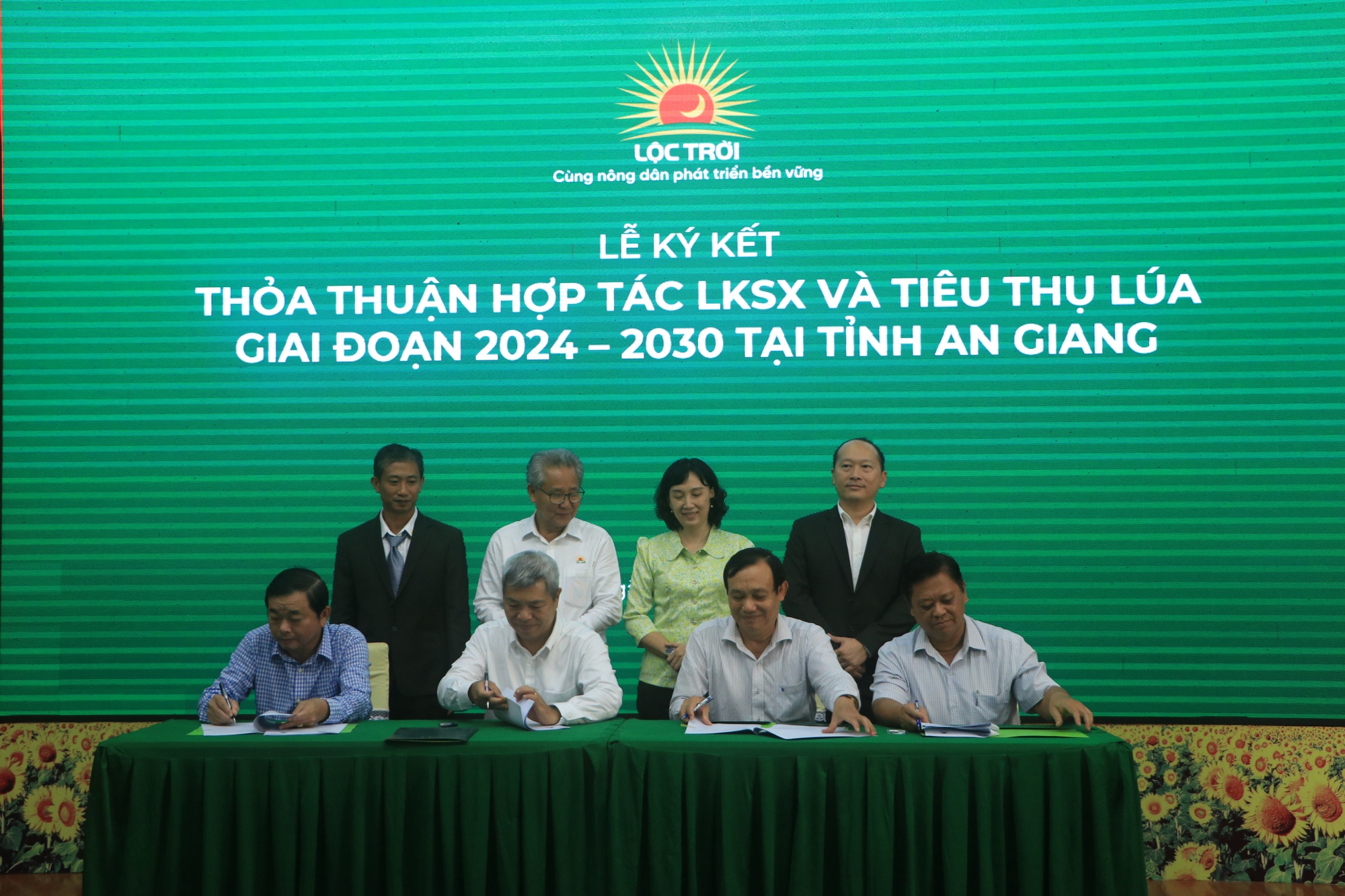 Hội Nông dân tỉnh An Giang ký kết hợp tác với doanh nghiệp, đặt mục tiêu thành lập 200 chi hội nông dân - Ảnh 4.