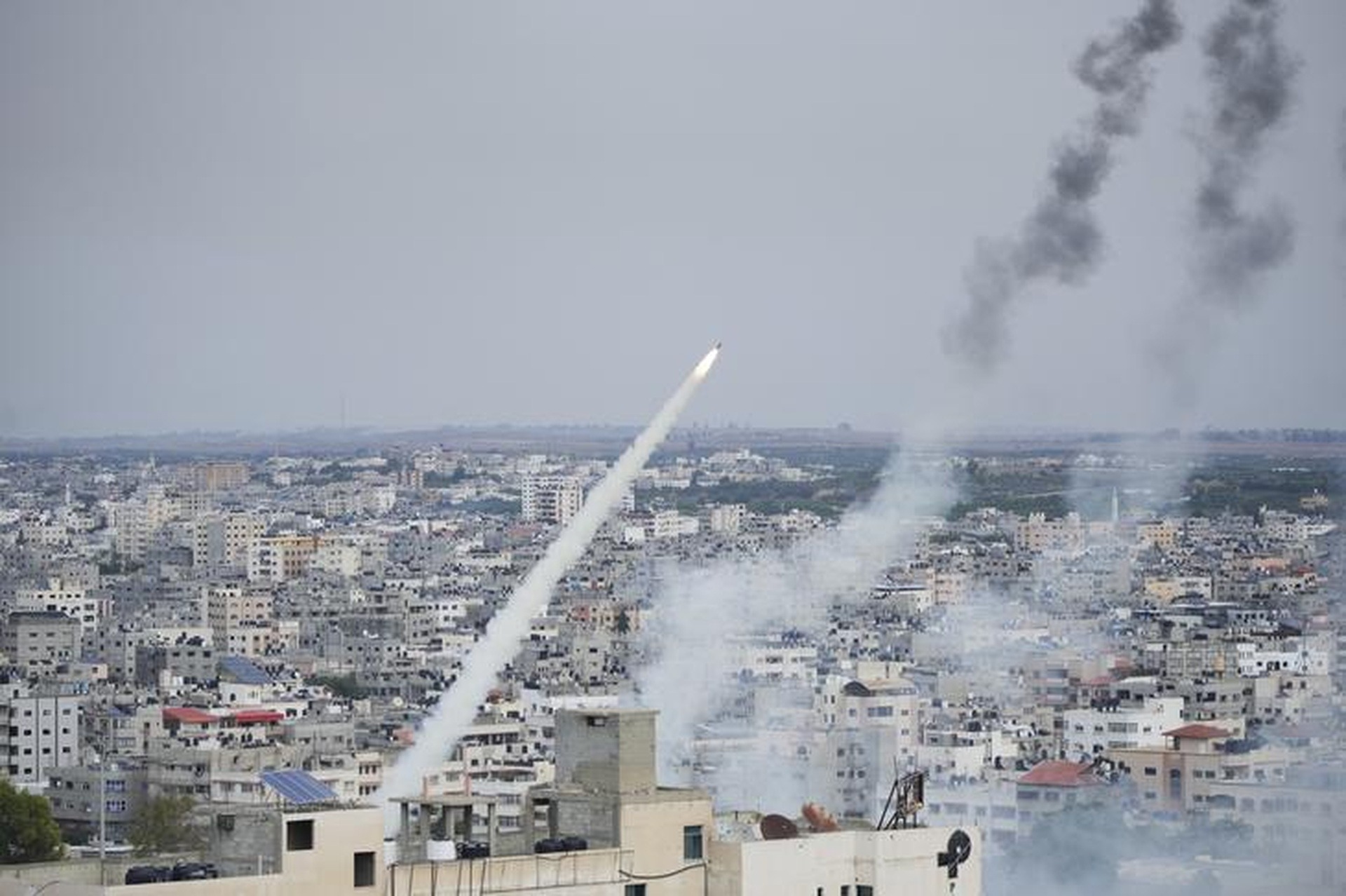Một tháng chiến sự Israel-Hamas rung chuyển &quot;chảo lửa&quot; Trung Đông - Ảnh 2.