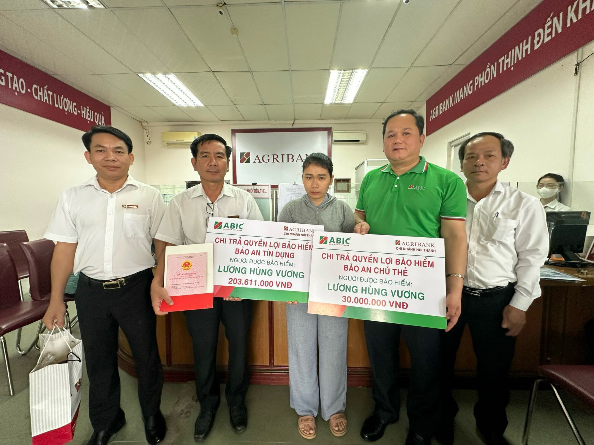 Bảo hiểm Agribank Đà Nẵng chi trả bảo hiểm cho khách hàng trong vụ chìm tàu ở Trường Sa - Ảnh 1.