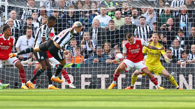 Cực sốc với đoạn ghi âm về VAR ở trận Newcastle thắng Arsenal - Ảnh 4.