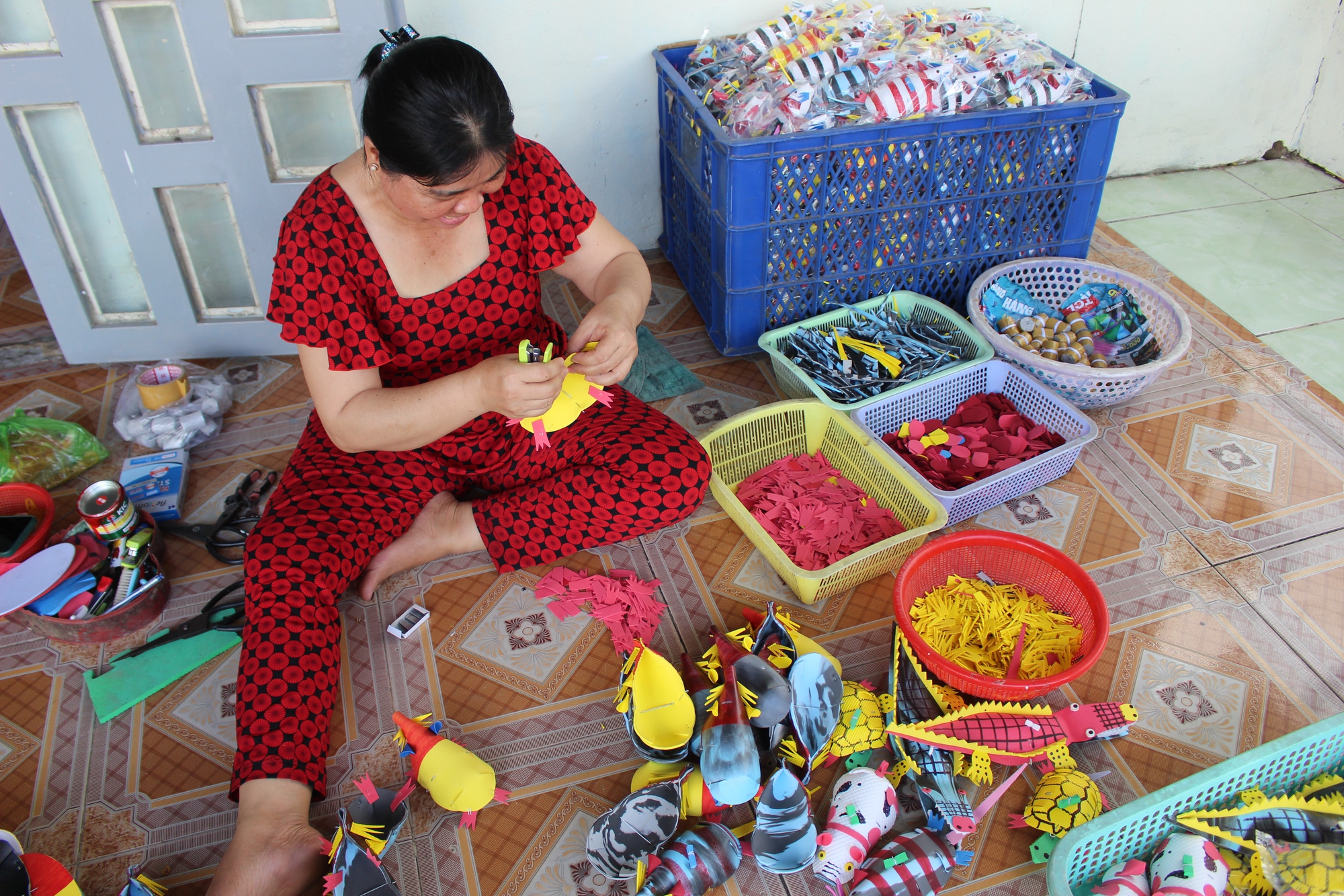 Tìm về tuổi thơ tại làng nghề đồ chơi dân gian Long Tuyền - Ảnh 4.