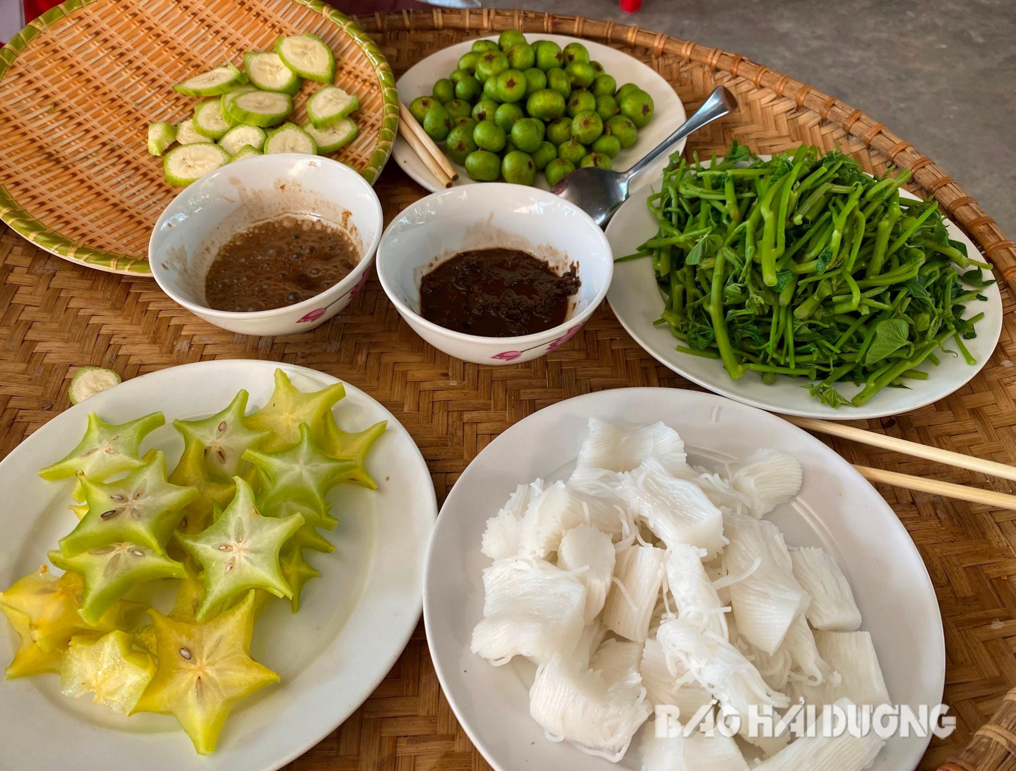 Về Hải Dương, thưởng thức hương vị đặc sản mắm cáy ngày phơi nắng, đêm phơi sương cực đỉnh - Ảnh 4.