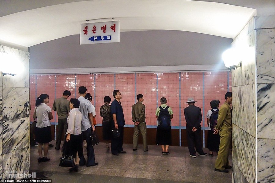 Có gì bên trong nhà ga tàu điện ngầm sâu 110 mét ở Bình Nhưỡng? - Ảnh 7.
