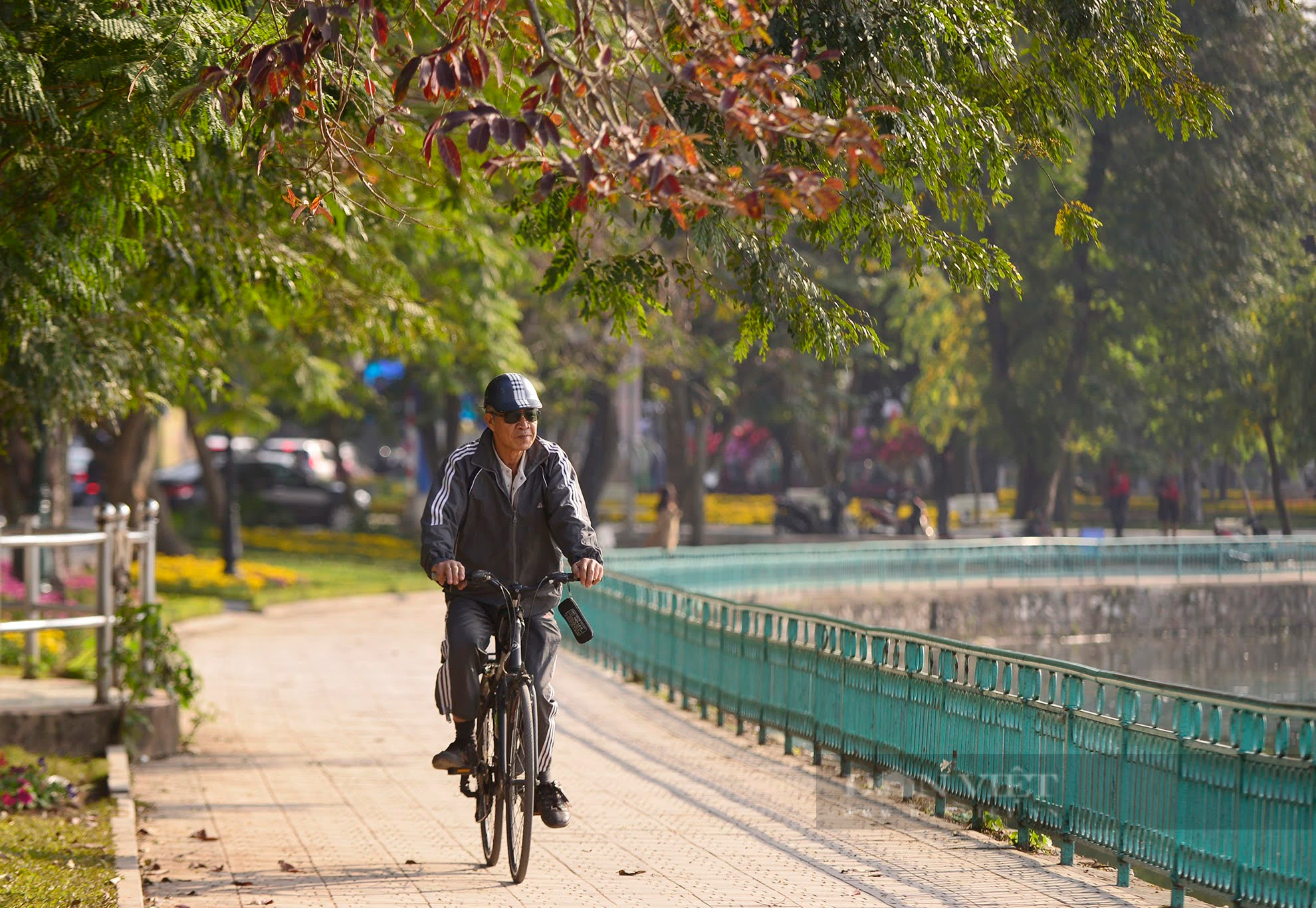 Loạt hồ nước được ví như viên ngọc quý giữa &quot;rừng nhà&quot; dày đặc ở Hà Nội - Ảnh 3.