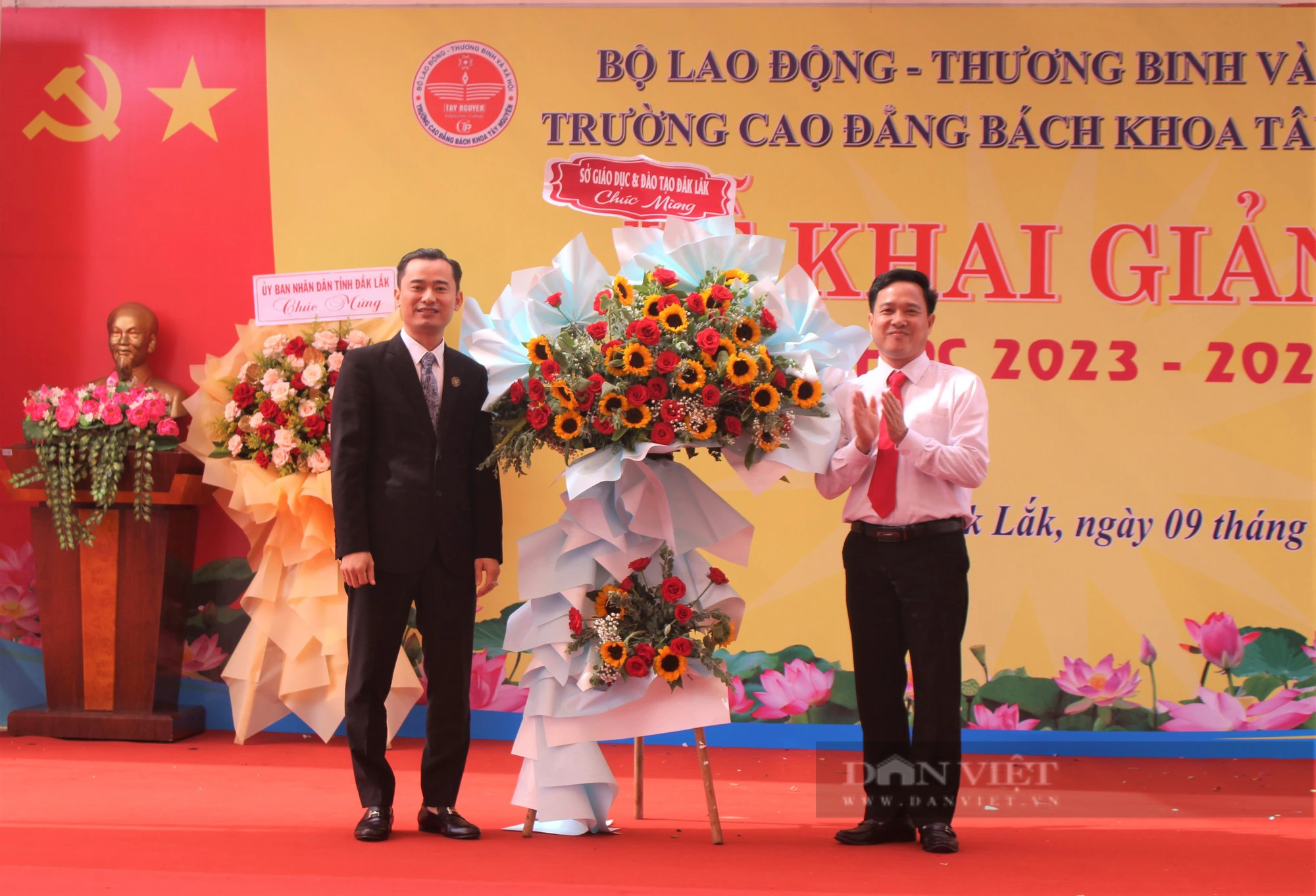 Trường Cao đẳng Bách khoa Tây Nguyên khai giảng năm học 2023 - 2024 - Ảnh 9.