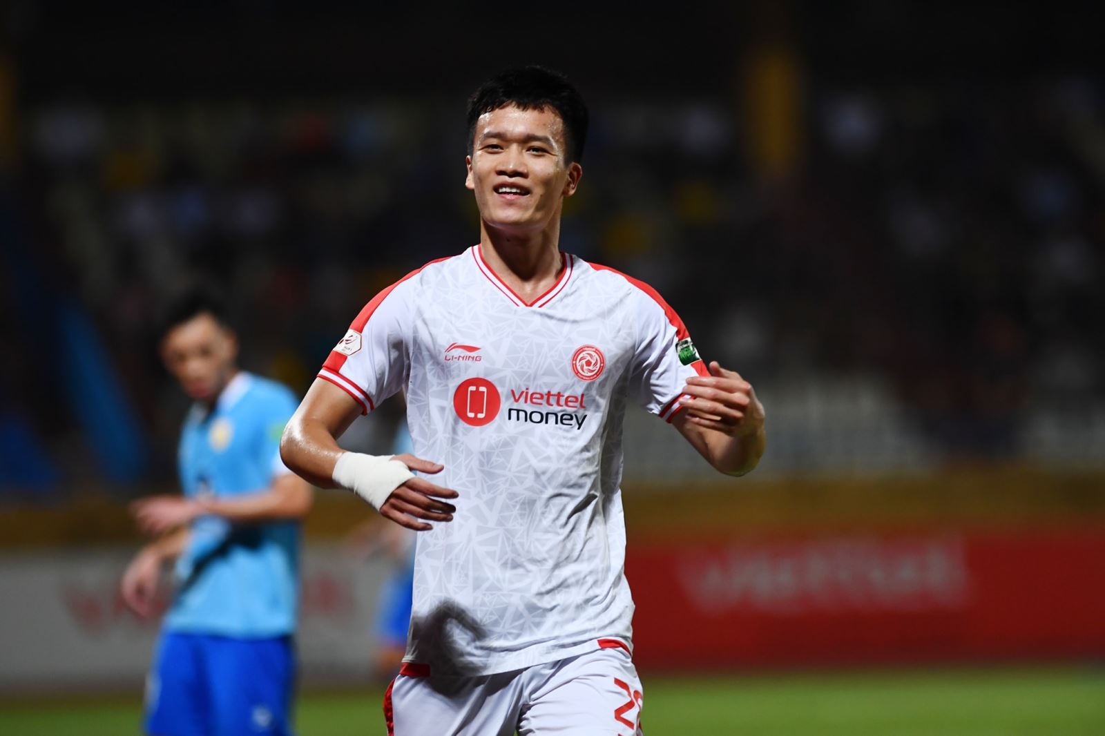 10 cầu thủ giá trị nhất của các CLB Việt Nam mùa 2023/2024: Ai số 1? - Ảnh 3.