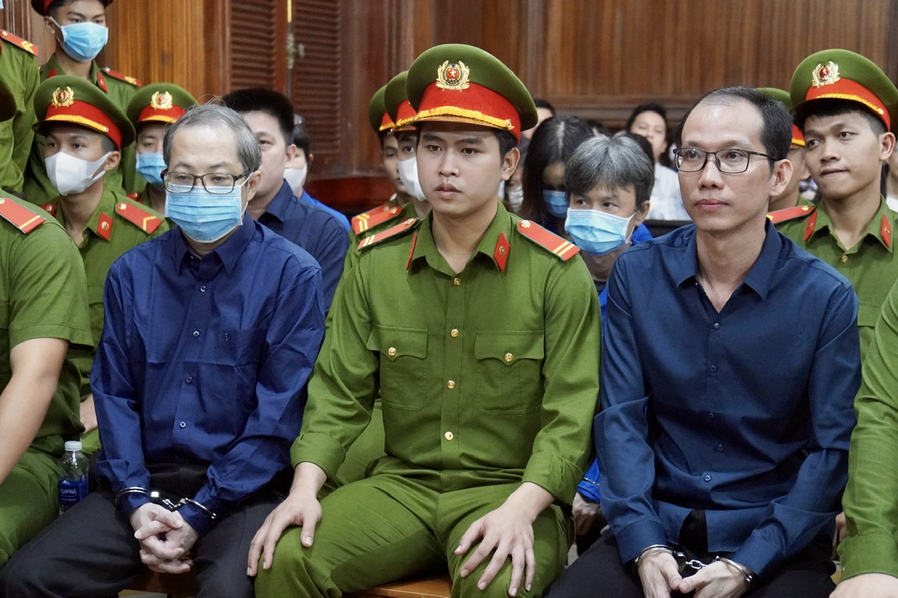 Cựu Giám đốc BV Thủ Đức Nguyễn Minh Quân tham ô hơn 100 tỷ, lãnh án 21 năm tù - Ảnh 1.
