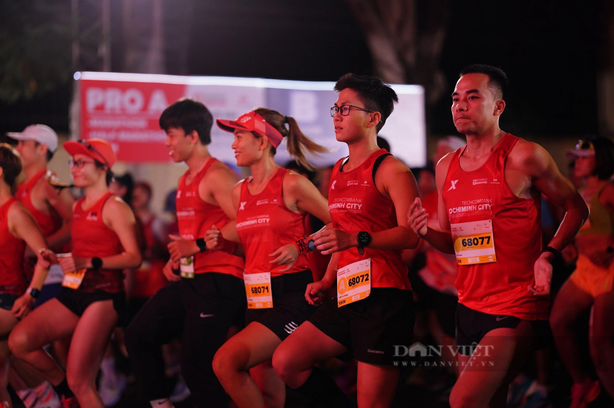 Nữ hoàng điền kinh Nguyễn Thị Oanh vô địch Giải Marathon Quốc tế TP.HCM Techcombank - Ảnh 3.