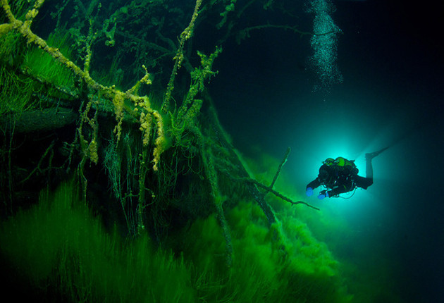 Hồ không đáy Goluboe: Nơi đáng sợ nhất trên Trái Đất - Ảnh 4.
