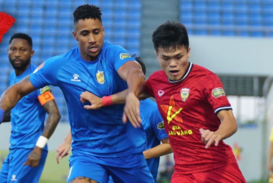 Yago Ramos lập công, Quảng Nam có chiến thắng đầu tiên ở V.League 2023/24 - Ảnh 2.