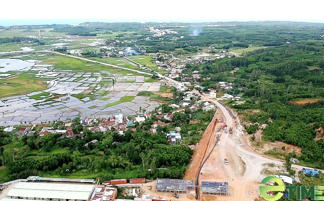 Trình cấp thẩm quyền Quảng Ngãi giao mặt nước xây ống xả thải dự án NM Bột – Giấy VNT19 - Ảnh 4.