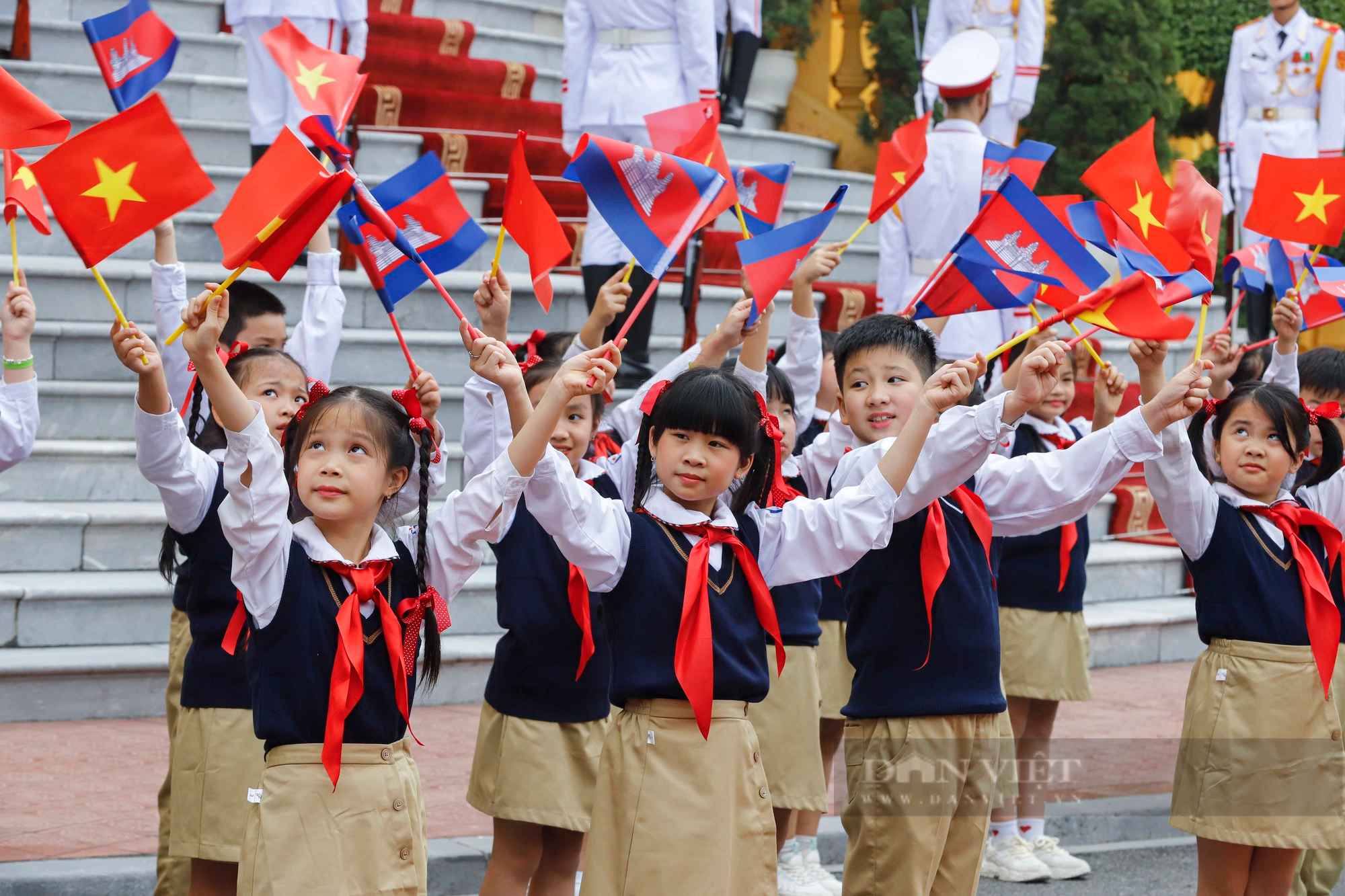 Hình ảnh Thủ tướng Phạm Minh Chính chủ trì Lễ đón Thủ tướng Campuchia Samdech Hun Manet  - Ảnh 6.