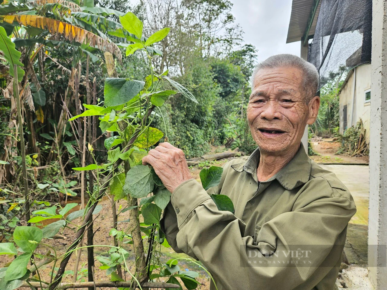 Quảng Bình: Vợ chồng già chia sẻ việc trả lại hơn 700m2 đất nông nghịệp để Nhà nước dành cho hộ còn thiế - Ảnh 4.