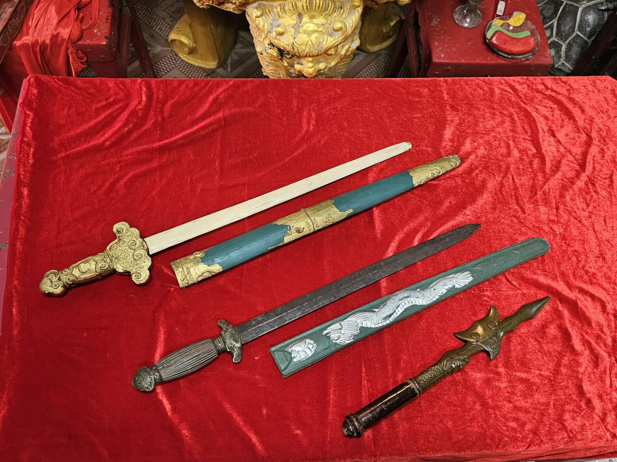Đình cổ ở Long An, kiến trúc đẹp sau hơn 2 thế kỷ, có 3 thanh gươm vua Tự Đức ban - Ảnh 7.