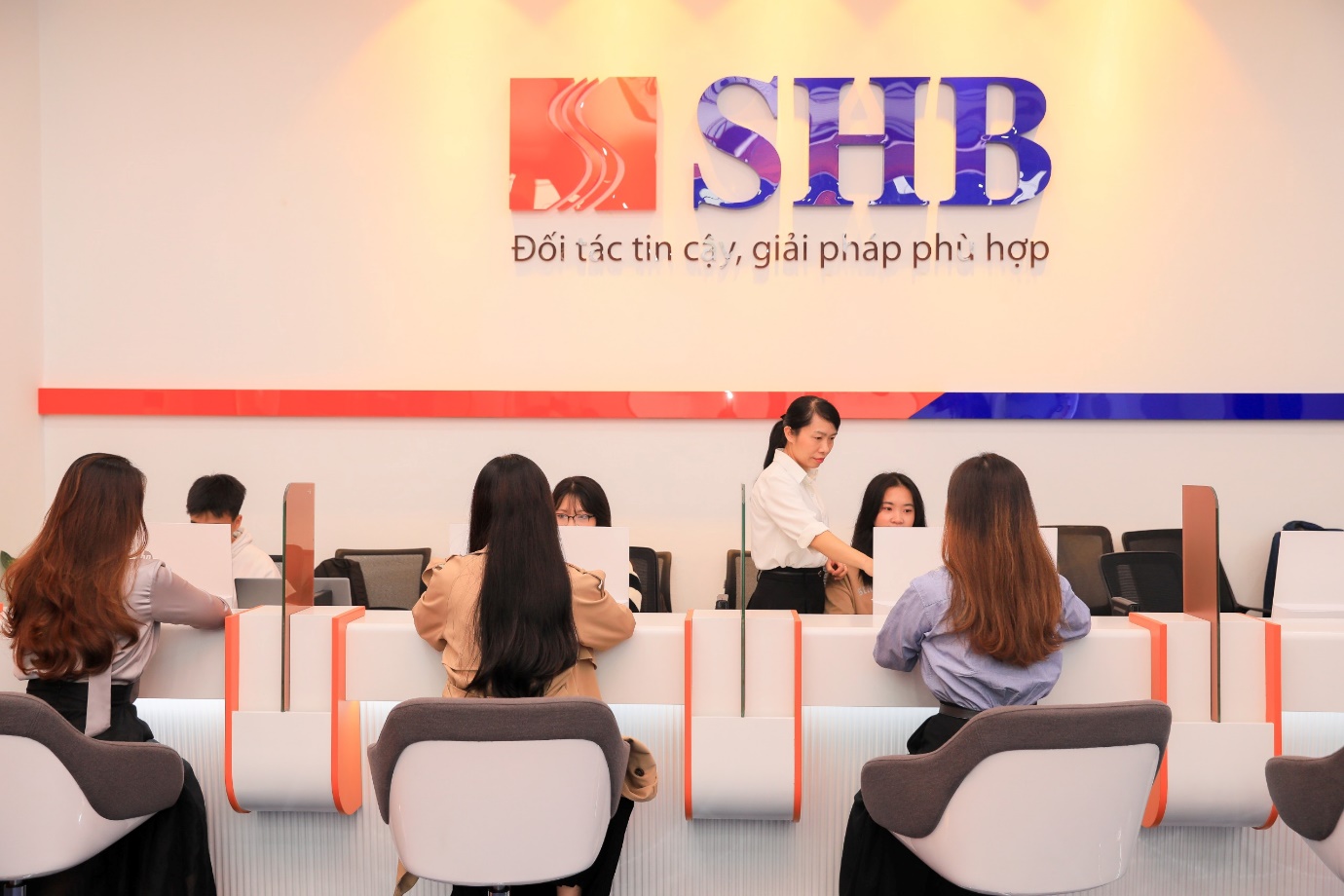 Khánh thành “Trung tâm thực hành Tài chính Ngân hàng SHB – VNU” tại ĐHQG-HN - Ảnh 2.