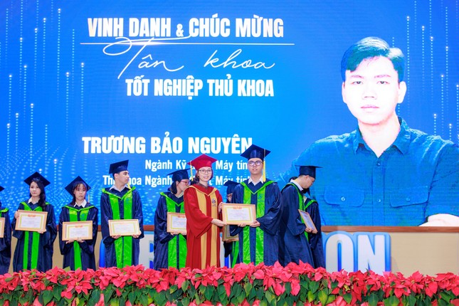 Thủ khoa Xuất sắc ngành Kỹ thuật Máy tính của trường ĐH Công nghệ thông tin,điểm GPA 9,06/10 - Ảnh 4.