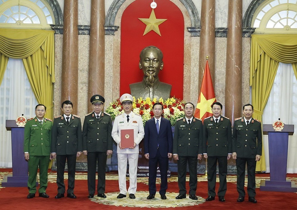 Thứ trưởng Bộ Công an Nguyễn Duy Ngọc được Chủ tịch nước thăng cấp hàm Thượng tướng - Ảnh 3.