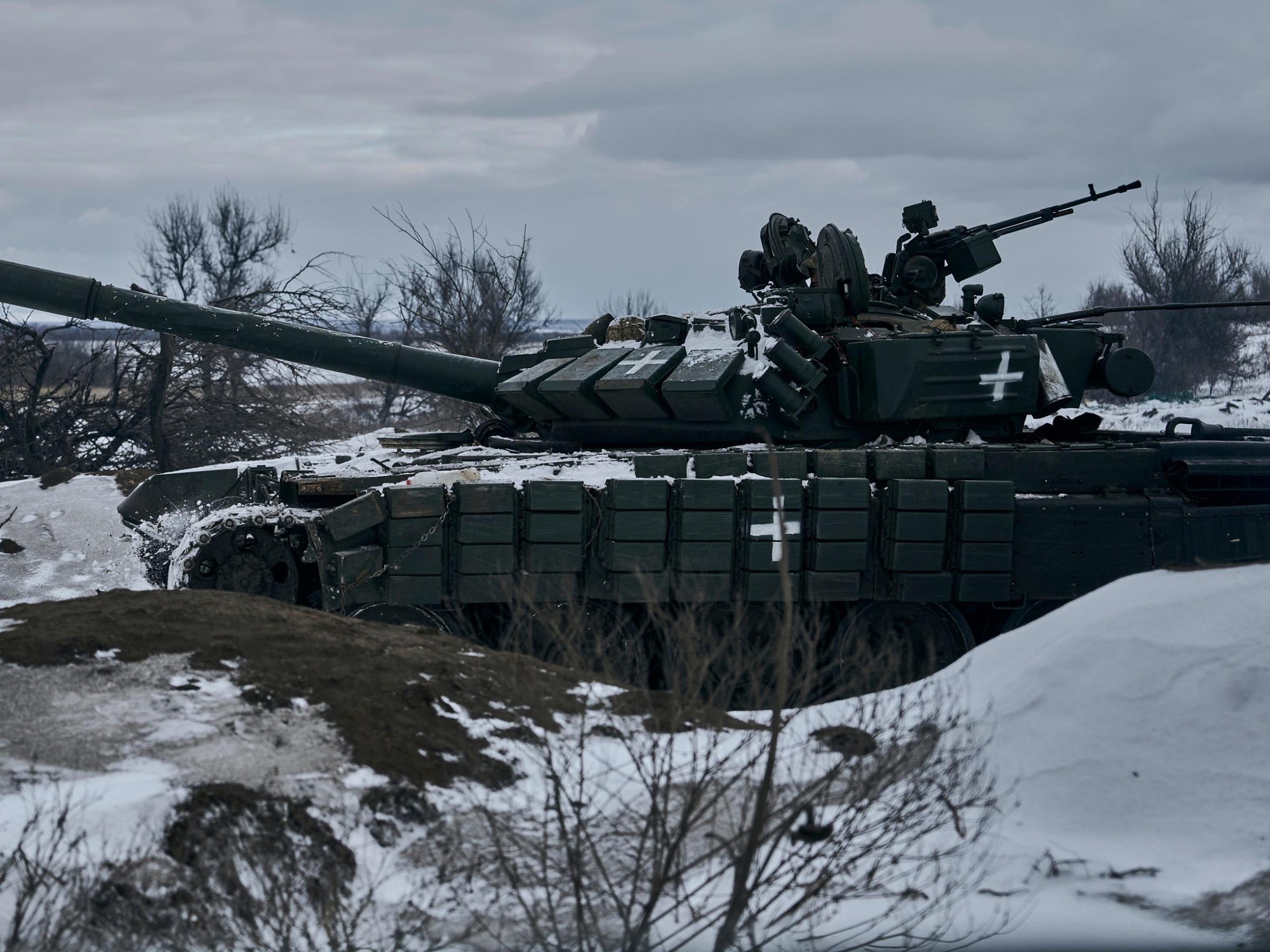 Xe tăng Ukraine tấn công hai khu vực biên giới Nga cùng lúc - Ảnh 1.
